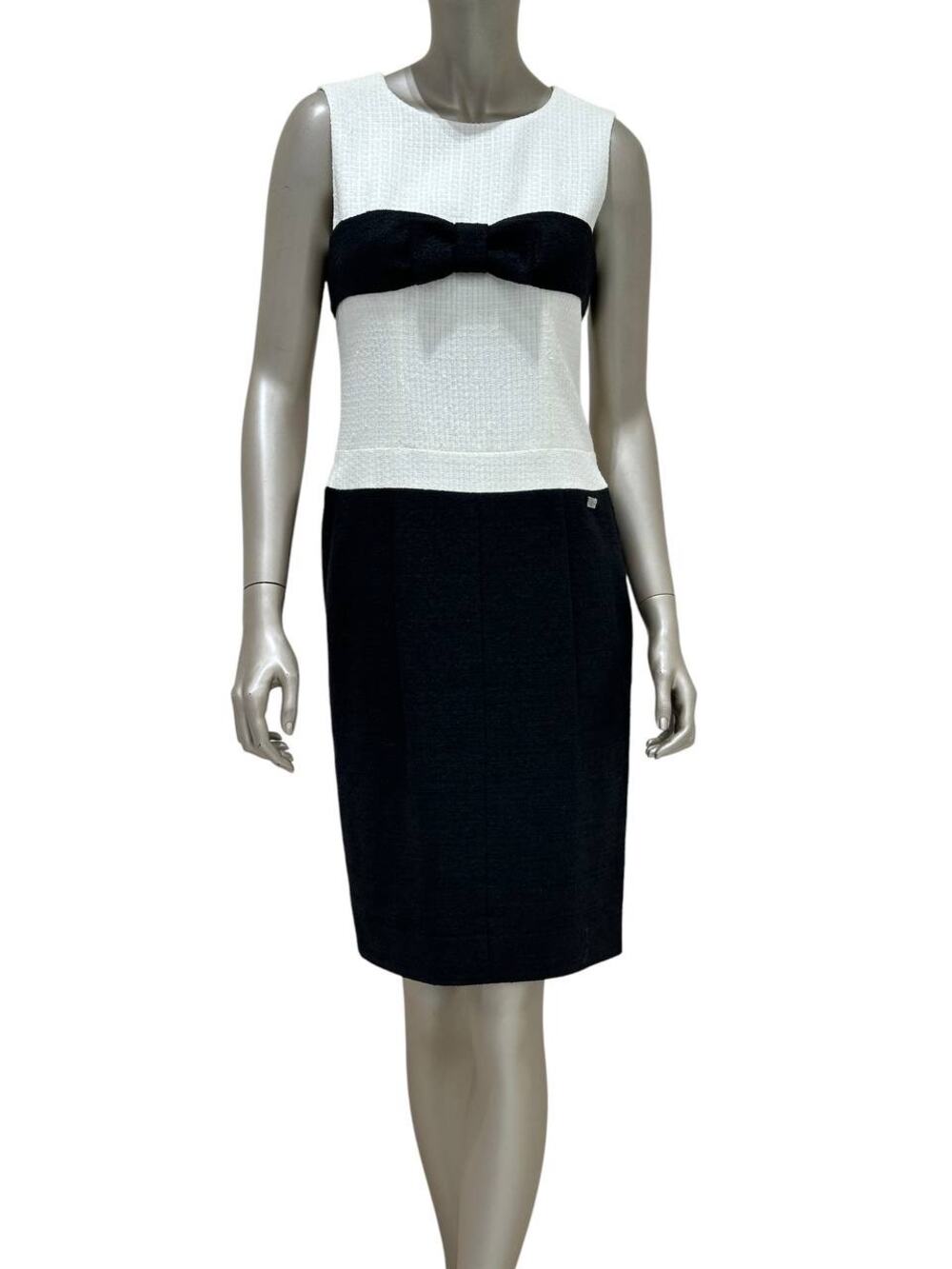 CHANEL S/S 2009 Black & White Tweed Bow Dress sz.38